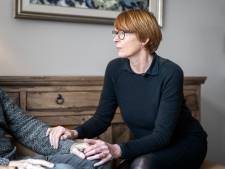 Angelique begeleidt mensen in een hospice waar de dood op hen wacht: ‘In één tel is het leven over’