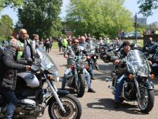 “Terwijl we anders de motoren laten brullen, zullen we dat nu niet doen”: bikers vormen erehaag voor slachtoffer (23) van ongeval op Plantin en Moretuslei