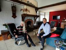 Muziekduo Saskia en Serge zet landhuis te koop: ‘In de extra hoge garage kun je een tourbus kwijt’