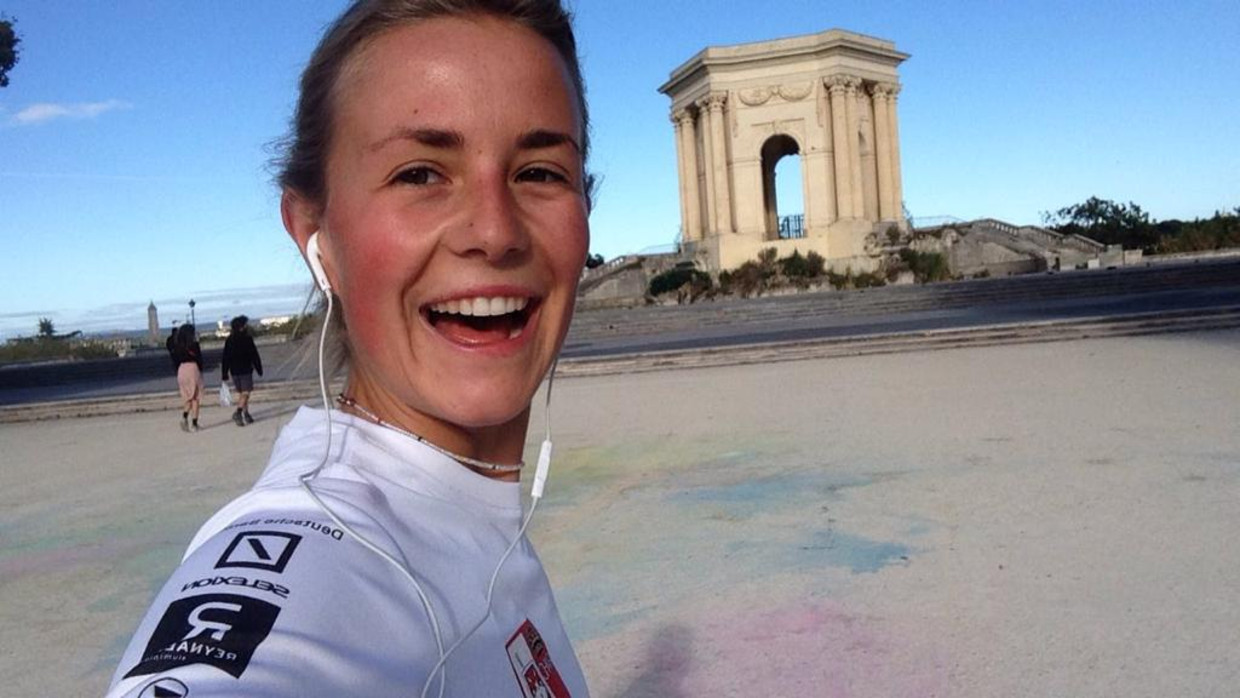 Julie Van Espen in Montpellier. Beeld Uitgeverij Vrijdag