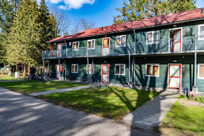 In 1990 veranderde het Oisterwijkse vakantiepark De Staalberg in een asielzoekerscentrum. Het COA wil voor de komende 25 jaar de oude recreatiewoningen vervangen door nieuwbouw, die ook voor andere groepen dan asielzoekers beschikbaar zouden kunnen komen.