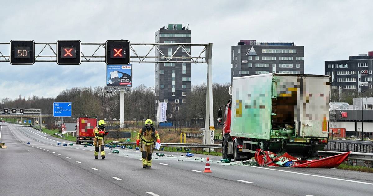 Automobilisten op A58 staan meer dan vier uur vast achter ongeval: ‘We hebben elkaar net niet vermoord van de honger!’.
