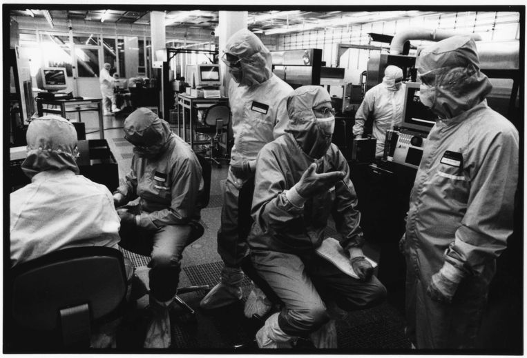 In het Natlab van Philips, rond 2000. Beeld Marcel van den Bergh / ANP
