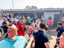 Kampioenschap RKVSC overschaduwd door massale vechtpartij na afloop: ‘Dit sloeg hélémaal nergens op’