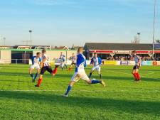 Nieuwland laat koppositie liggen en Rillandia wint met 45-jarige doelpuntenmaker