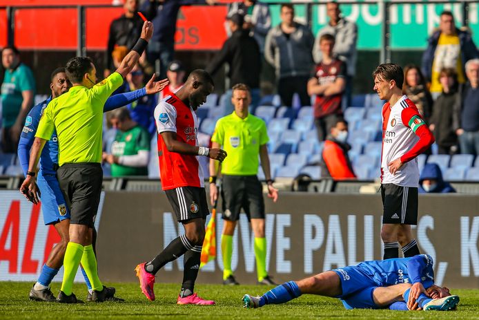 Steven Berghuis werd tegen Vitesse met rood van het veld gestuurd.