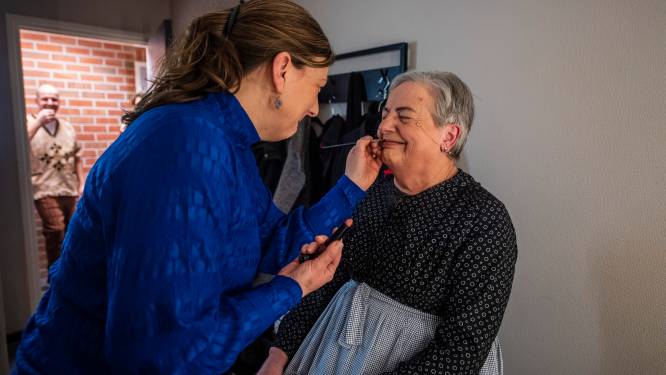 Gezonde spanning voor première Rijssense Revue in Parkgebouw: ‘Het mag nu wel beginnen, wij willen knallen!’