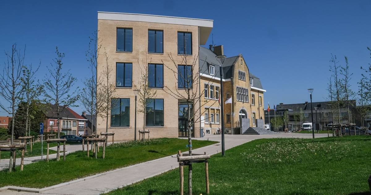 Nieuwe openingsuren gemeentehuis “Voor heel wat dienstverlening kan je