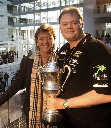 Raymond Van Barneveld Gaat Samenwonen Met Vriendin Als Scheiding Is Afgerond Show Ad Nl