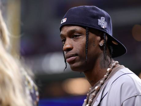 ‘Al 46 aanklachten tegen rapper Travis Scott vanwege dodelijk drama op festival’
