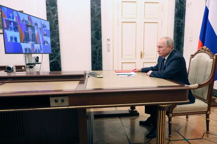 Vladimir Poetin tijdens een meeting.