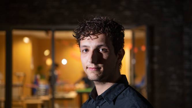Een ‘rugzak vol verhalen’, nu helpt Daniël (23) met bestrijden van jeugdoverlast in Apeldoorn
