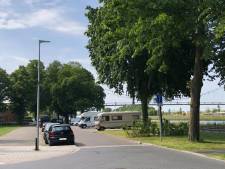 Na één positieve recensie verandert Utrechtse buurt in camperparkeerplaats: politie komt in actie
