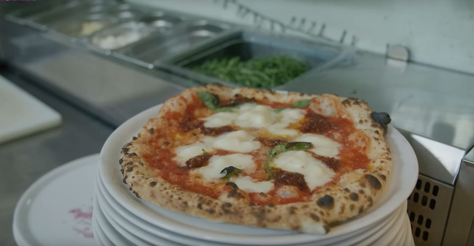 Op zoek naar katerfood in Kortrijk? Bockie De Repper tipt deDingen