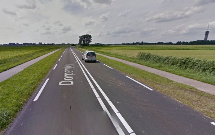Politie controleert op Dorpenweg in Macharen en bekeurt tientallen snelheidsovertreders
