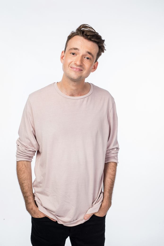 Robin is nieuwe MNM-dj en zoon van Ingeborg: “Yoga? Ik heb het één keer ...