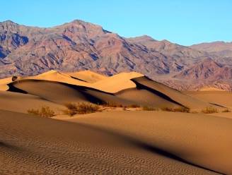 Toeristen zoeken extreme hitte in Death Valley op