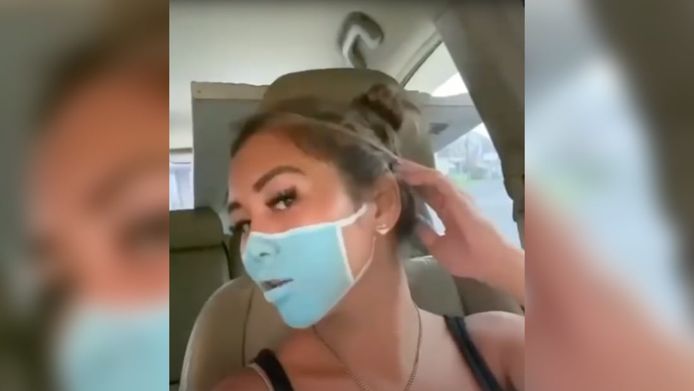 Leia Se en het geschilderde mondmasker.