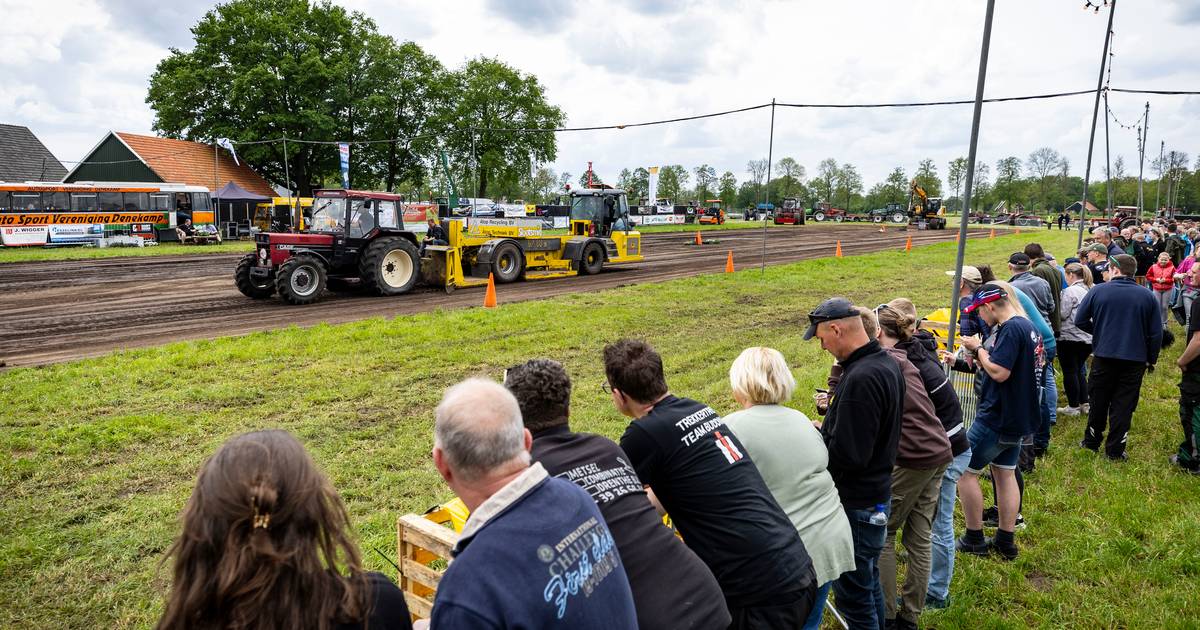 Bewondering en respect: Trekkertrek Denekamp staat stil bij nationale herdenking