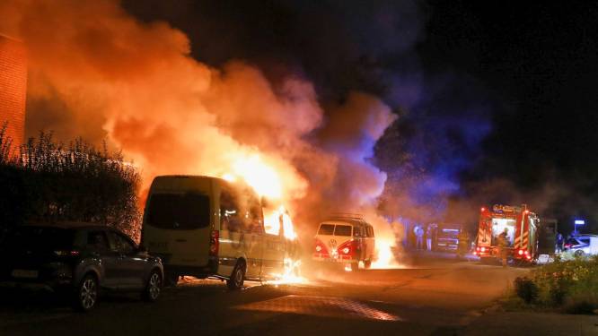 Grote onrust in Ede: twintig auto’s beschadigd door meerdere branden