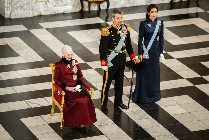 Van links naar rechts: koningin Margrethe, prins Frederik en prinses Mary.