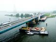 De voorbereidingen voor de werkzaamheden aan de Haringvlietbrug zijn in volle gang.