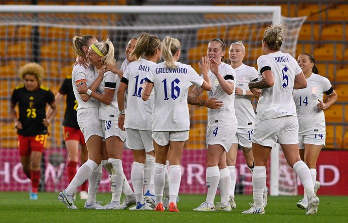 Engeland in hun volledig witte outfits tegen de Belgen in oktober