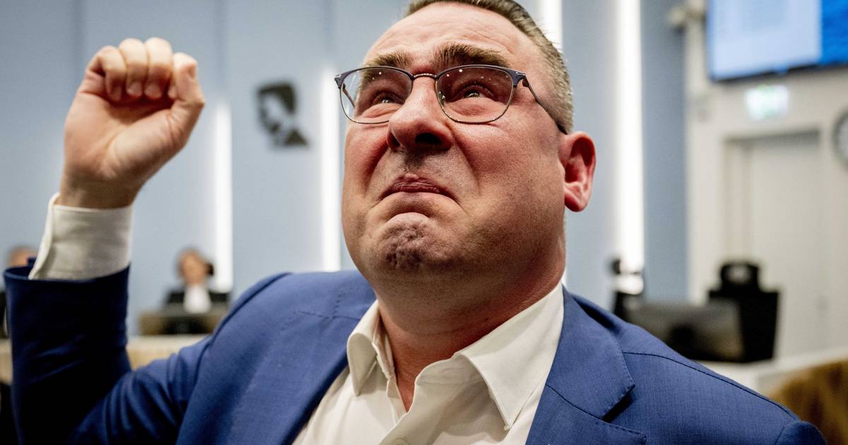 Richard de Mos geëmotioneerd na vrijspraak van omkoping en corruptie ...