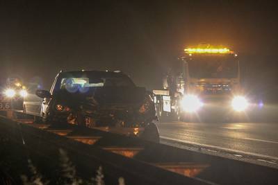 Gewonden en file op A30 na ongeval met vijf auto's