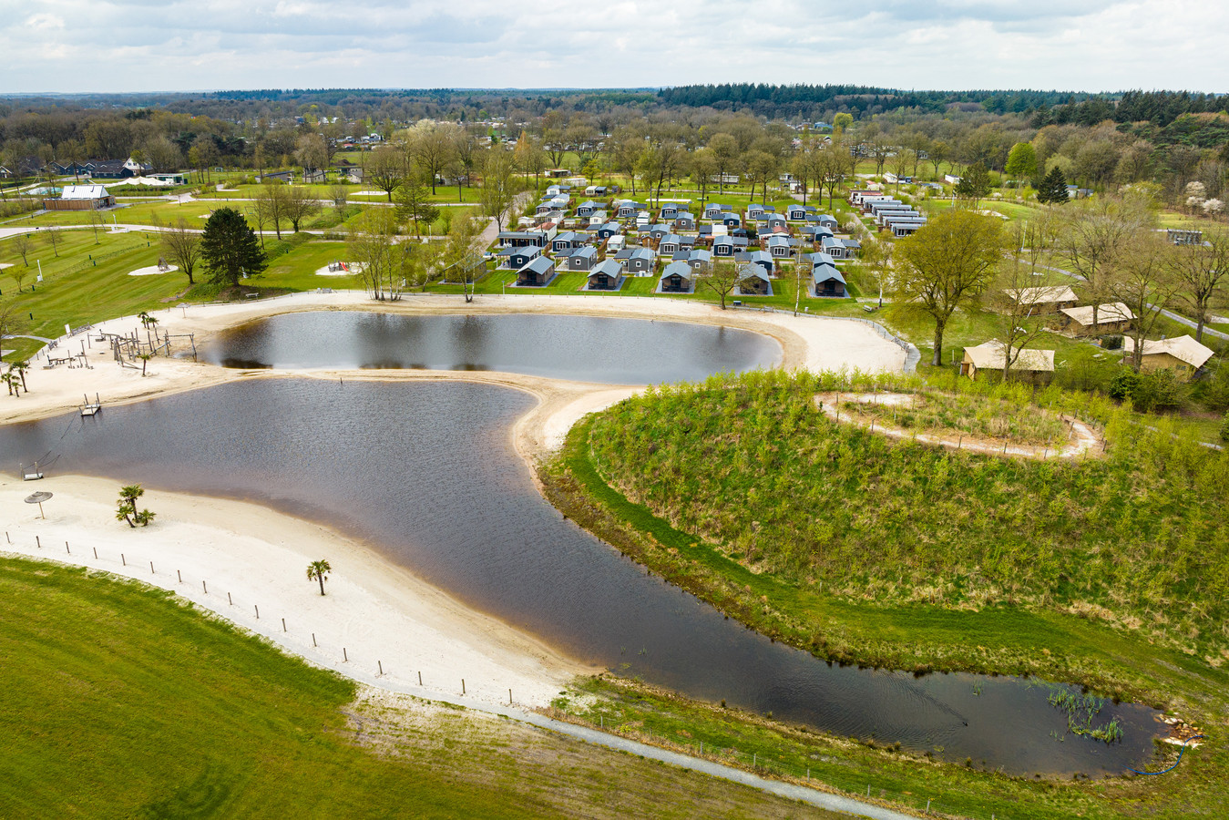 w-r-overname-van-camping-in-vechtdal-door-fransen-en-dat-leidt-tot