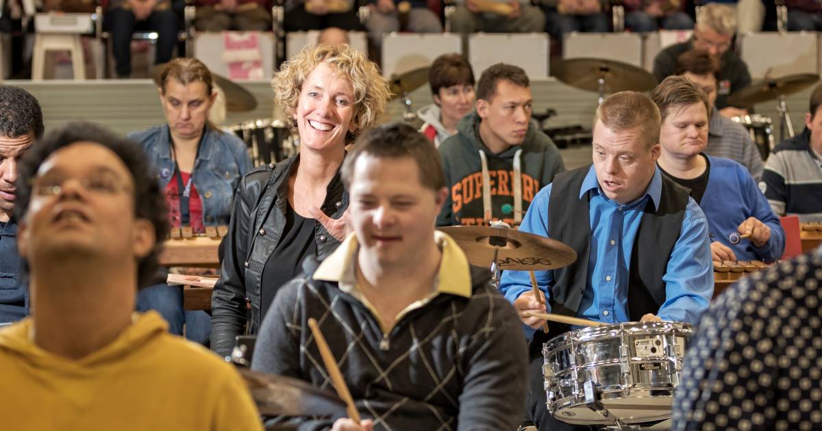 Reaguurders op Dumpert lovend over optreden van Jostiband Alphen AD.nl