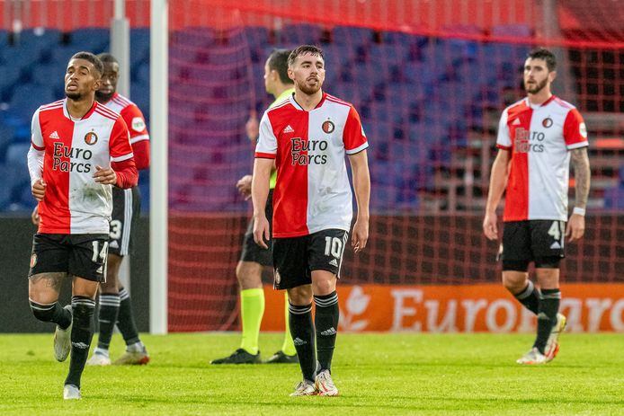 Feyenoord treurt tijdens de Klassieker.