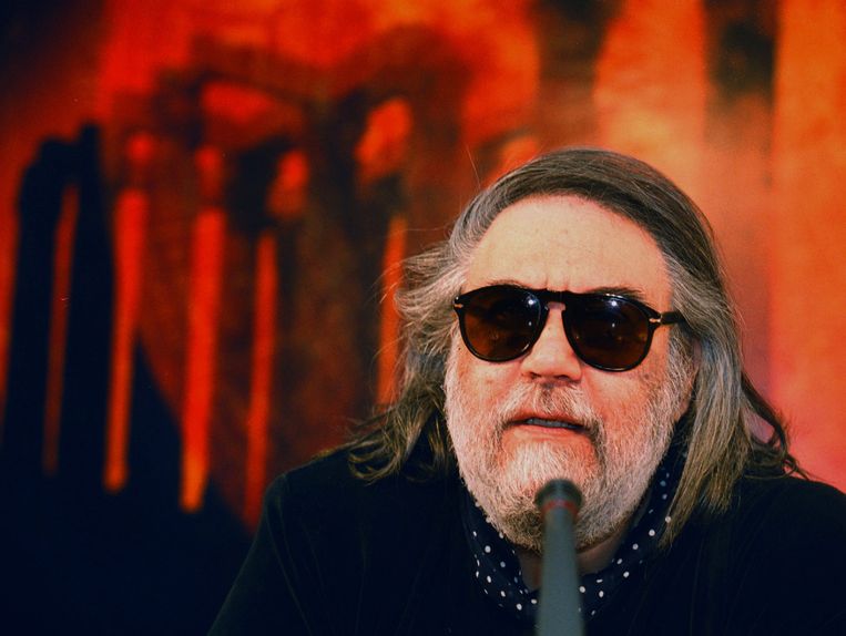Vangelis in 2001. Artistiek en commercieel was hij een van de meest succesvolle elektronische componisten en synthesizervirtuozen van de laatste drie decennia.  Beeld ANP / EPA