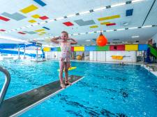 Zwembad weert tieners om opstootjes te voorkomen: ‘Familiezwemmen is zo aangenamer geworden’
