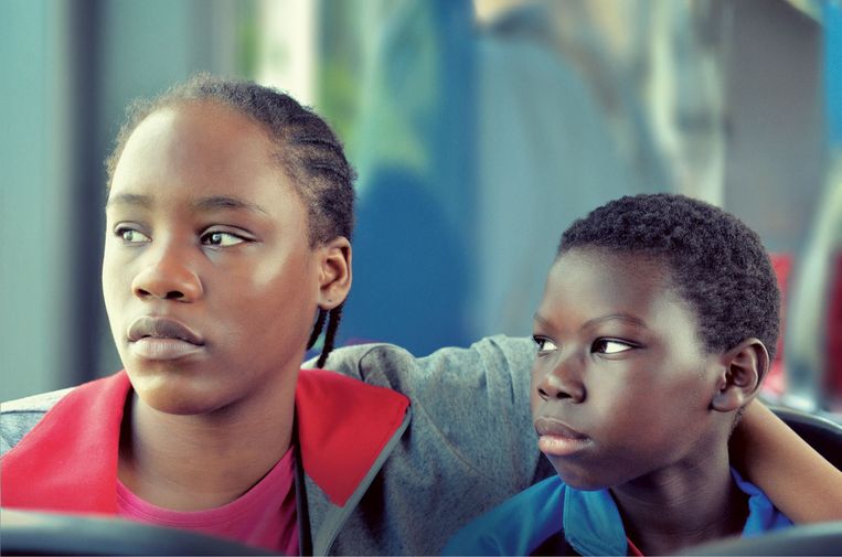 'Tori et Lokita' is een ­verhaal over de eenzaamheid en de vriendschap van twee niet-begeleide minderjarige ­vluchtelingen.  Beeld RV Savage Film