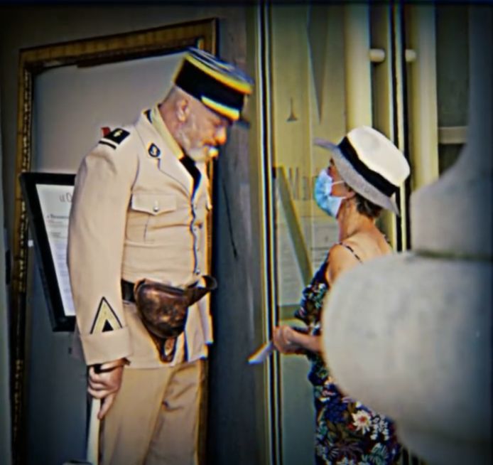 Philippe Etchebest a une nouvelle fois enfilé son costume de gendarme pour annoncer la réouverture de son restaurant Le Quatrième Mur, après quelques jours de fermeture pour suspicions de cas de Covid.
