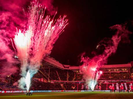 PSV-publiek roept 'levensreddende' VVV-spits Thy uit tot Man of the Match