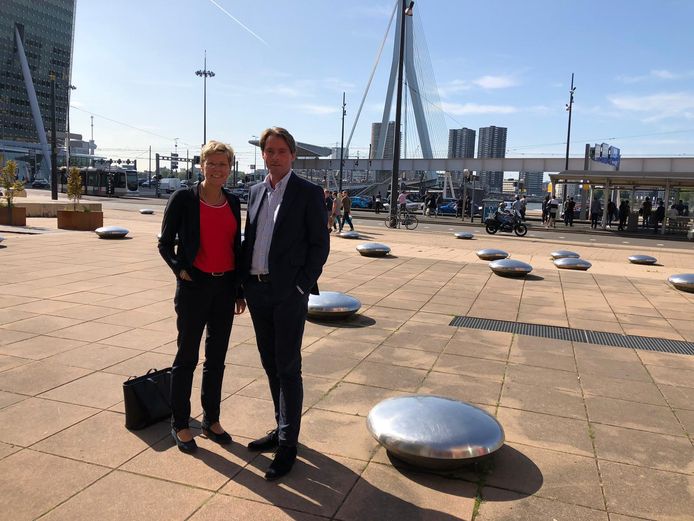 Joanne Blaak en Paul Boogaard werden door de rechter in Rotterdam benoemd tot Buitengewoon Ambtenaar van de Burgerlijke Stand.