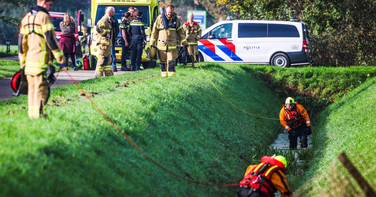 Westmaas in rep en roer na vondst onbeheerd kinderfietsje aan slootkant