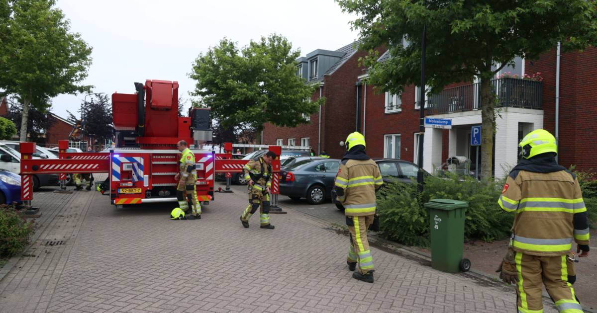 Dak in brand bij woonzorgcentrum aan Molenkamp in Herwijnen