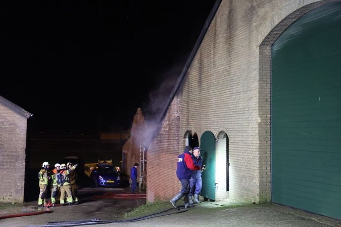 Brand in schuur in Nieuwendijk.