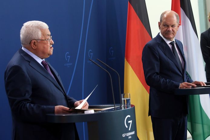 Président palestinien Mahmoud Abbas et chancelier allemand Olaf Scholz.