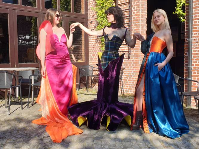Leerlingen modeopleiding avAnt tonen creaties tijdens modeshow 