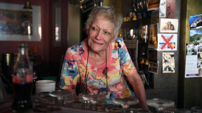 Verliest Leuven zijn kleinste café? Germaine Gilis wordt 80 en denkt aan ‘pensioen’: “Het contract met de brouwerij heb ik opgezegd”