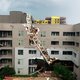 Storm blaast hijskraan tegen flatgebouw in Dallas: één dode en verschillende gewonden