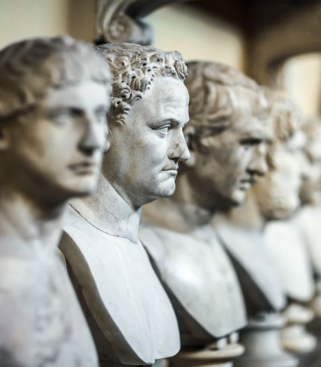 Un touriste renverse plusieurs bustes antiques au Vatican: “Il voulait voir le pape”