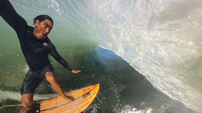 Bekende surfer verongelukt in Indonesië.