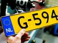 Waarom Nederlandse nummerborden geel zijn (en Belgische niet)