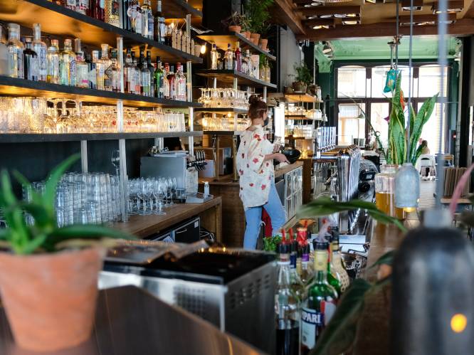 OVERZICHT. Cafés en restaurants tot middernacht open: deze maatregelen gelden vanaf vandaag