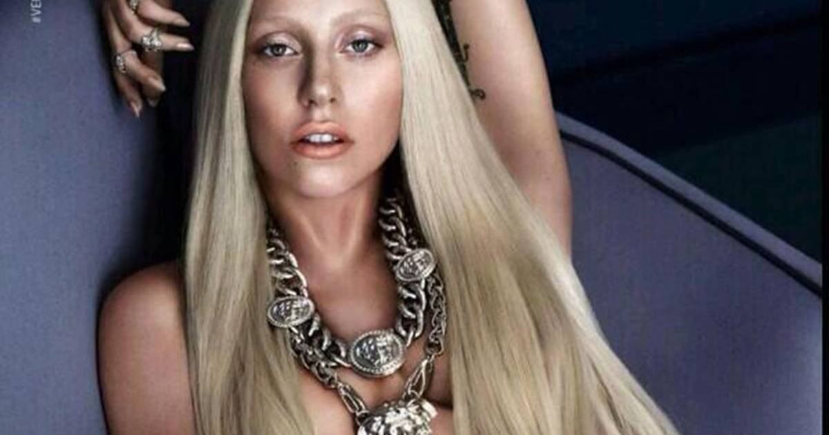 Lady Gaga seins nus pour Versace Tendances 7sur7.be
